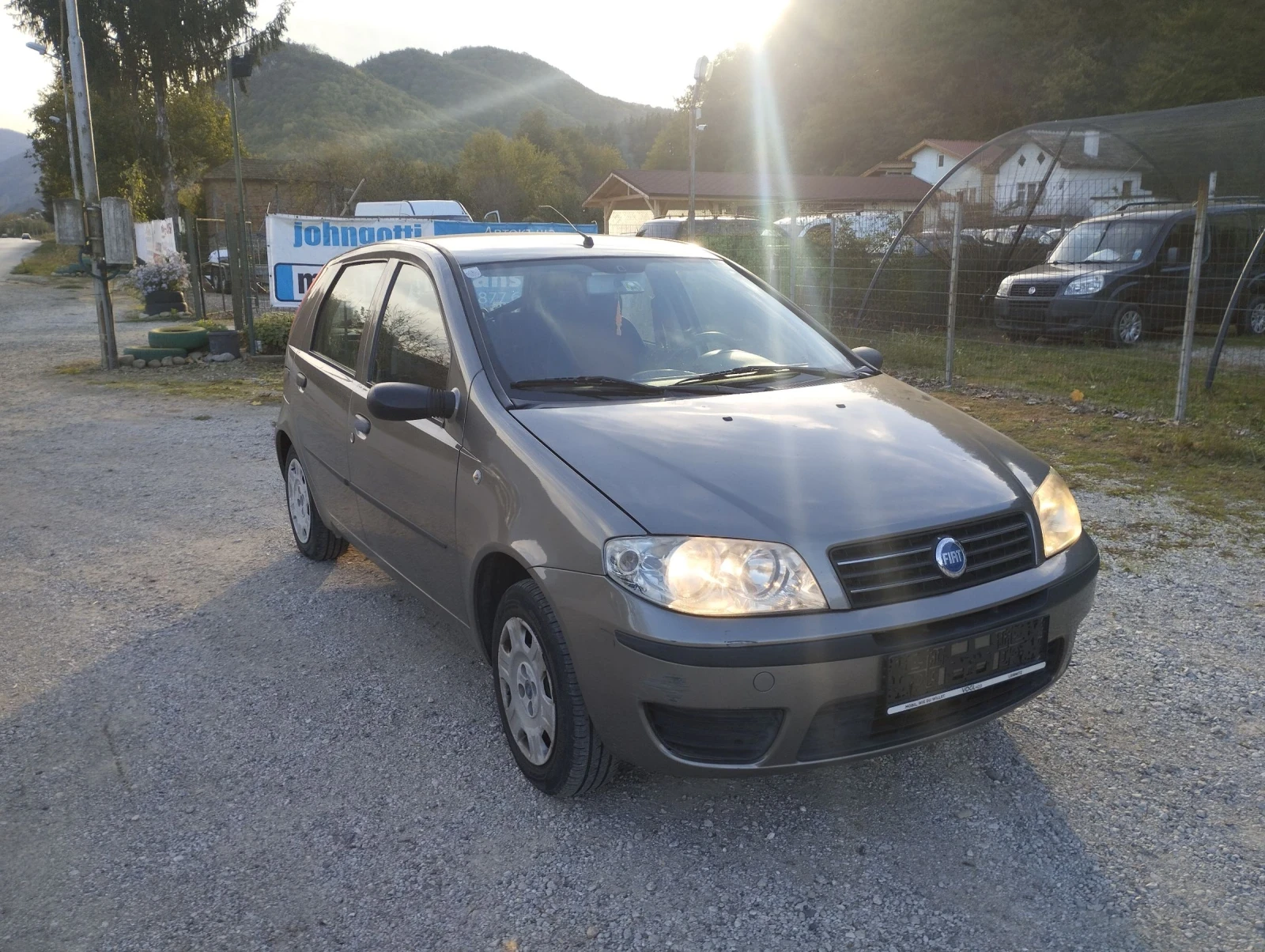 Fiat Punto 1.3i klimatik Euro 4 - изображение 3