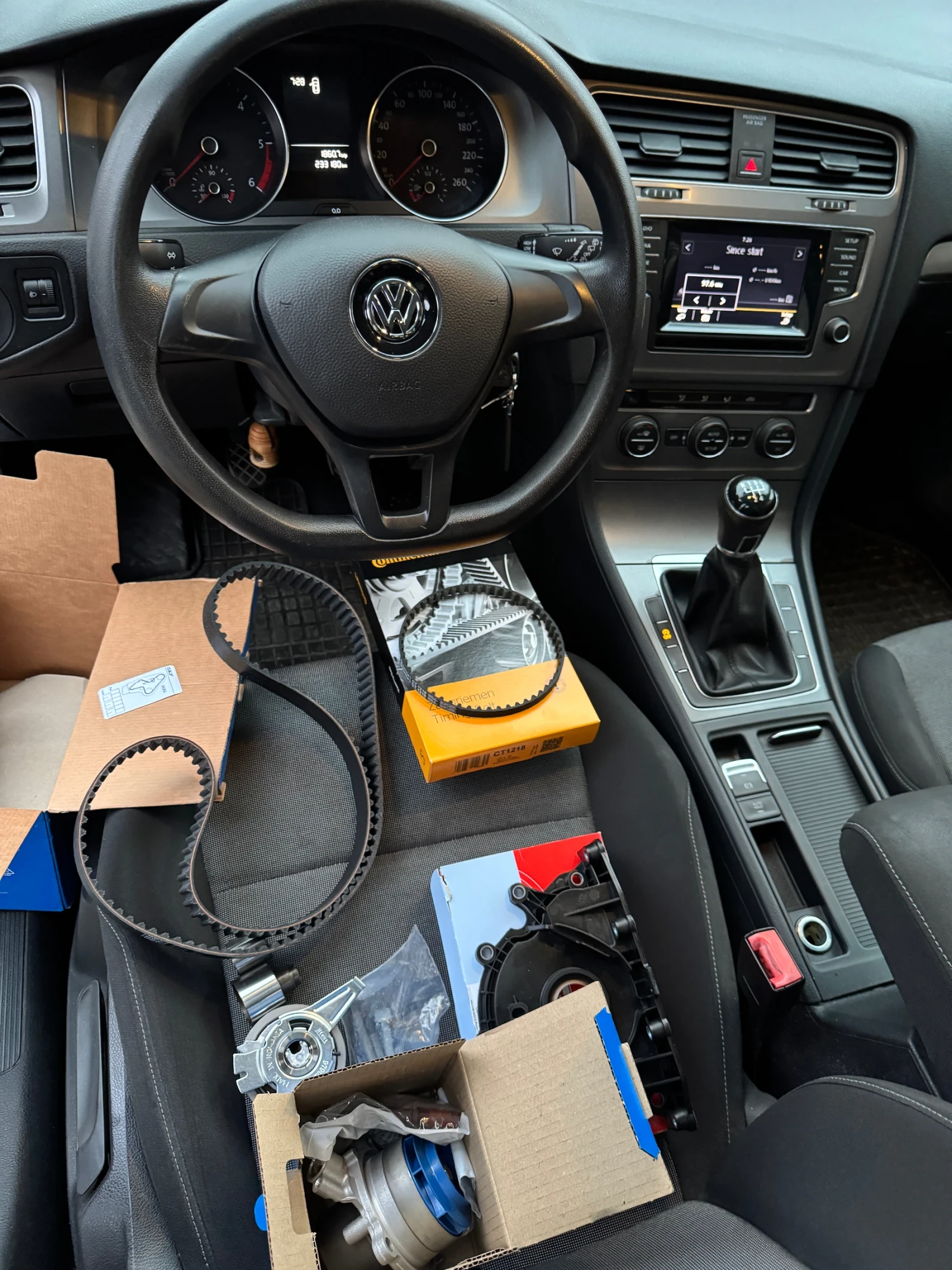 VW Golf Variant 1.6 tdi 105 - изображение 10