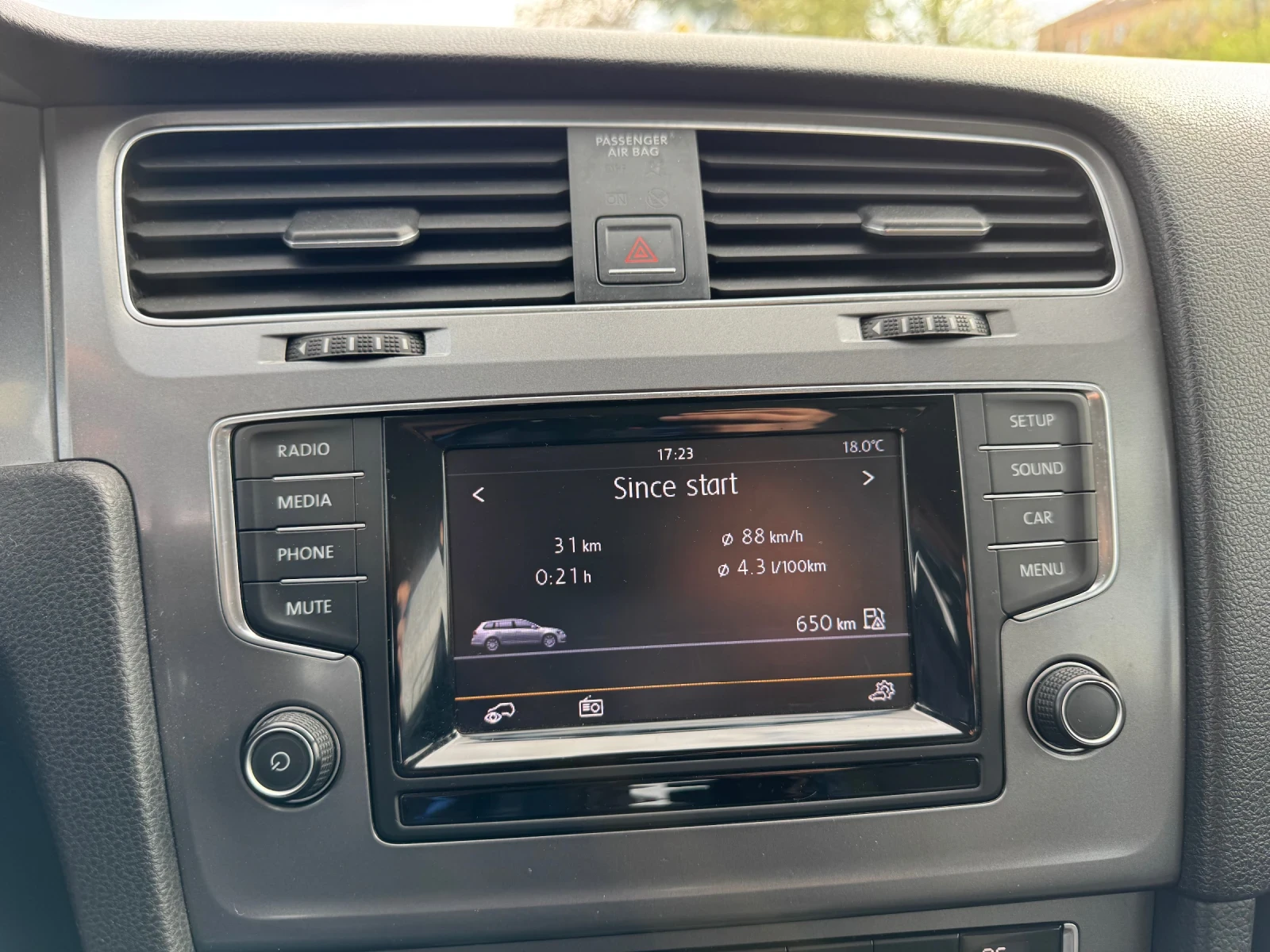 VW Golf Variant 1.6 tdi 105 - изображение 8