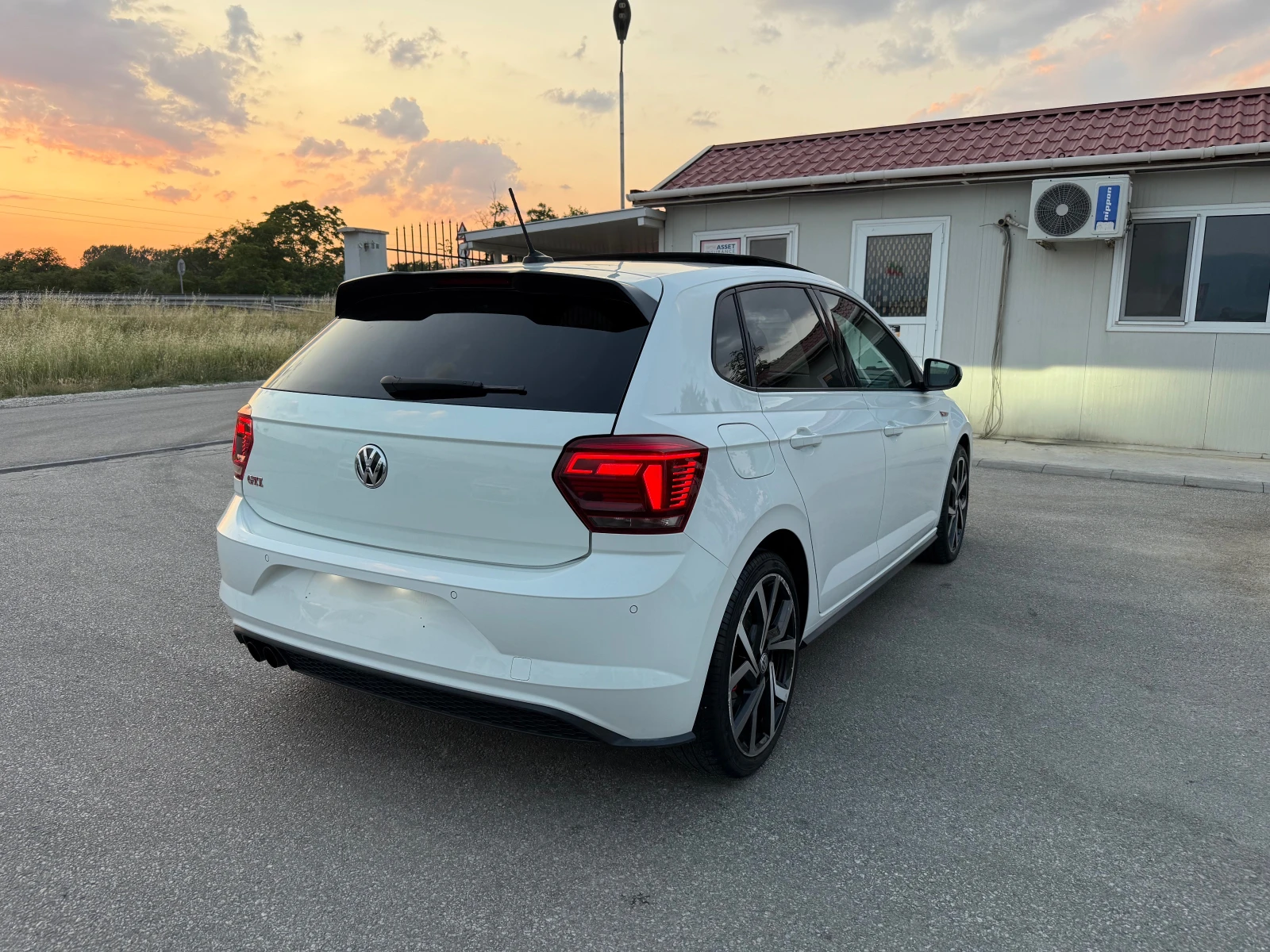 VW Polo  GTI 2.0 TSI BMT DSG - изображение 5