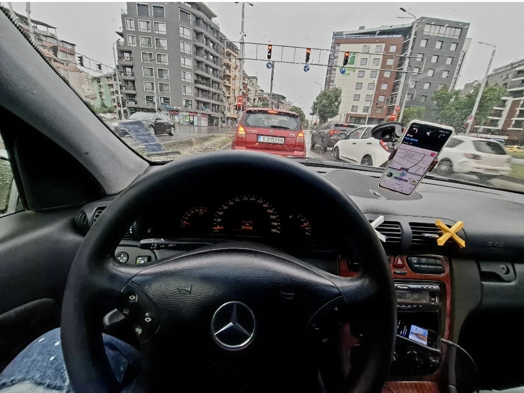 Mercedes-Benz C 180  - изображение 2