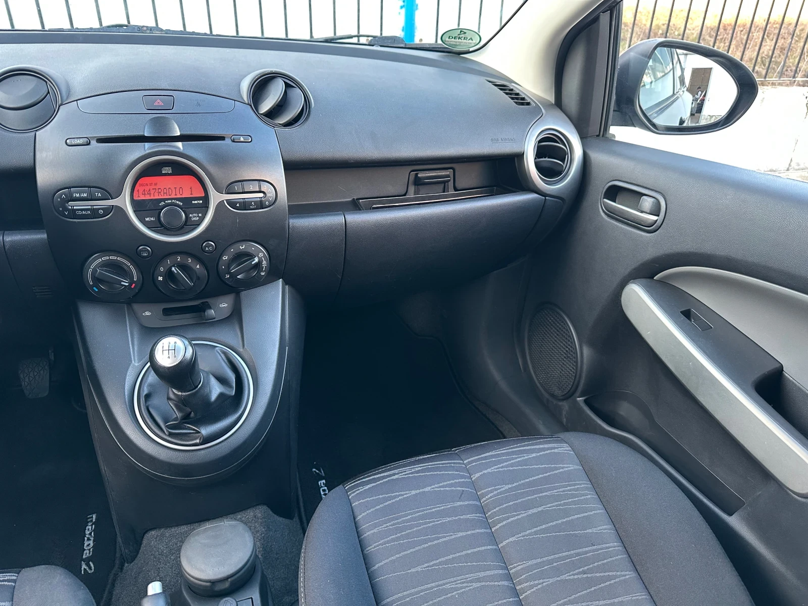 Mazda 2, снимка 9 - Автомобили и джипове - 53803426