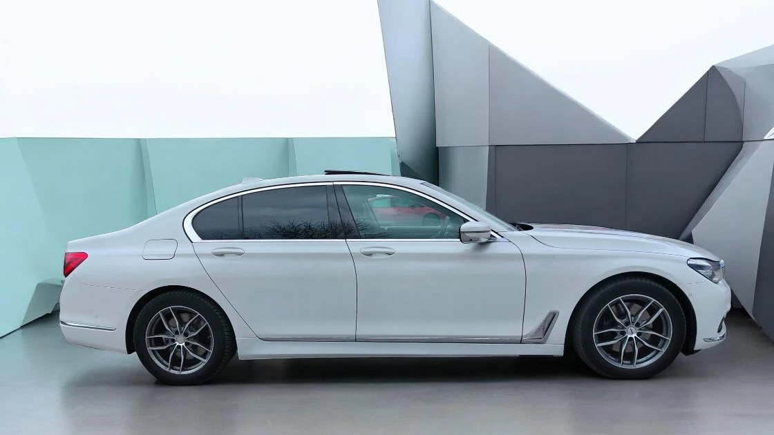 BMW 730 Xd G11, снимка 16 - Автомобили и джипове - 54161977