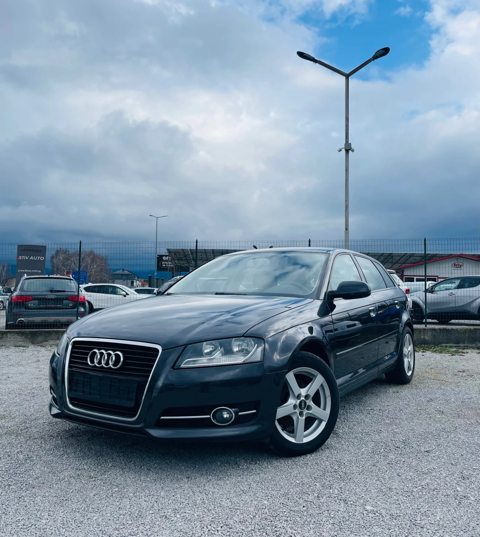 Audi A3 1.6 TDI * Кожа* Сервизна история* Реални км* 