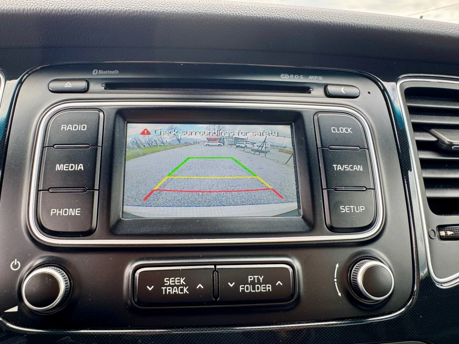 Kia Carens 1.7 CRDi / 116 k.c., снимка 11 - Автомобили и джипове - 54090041