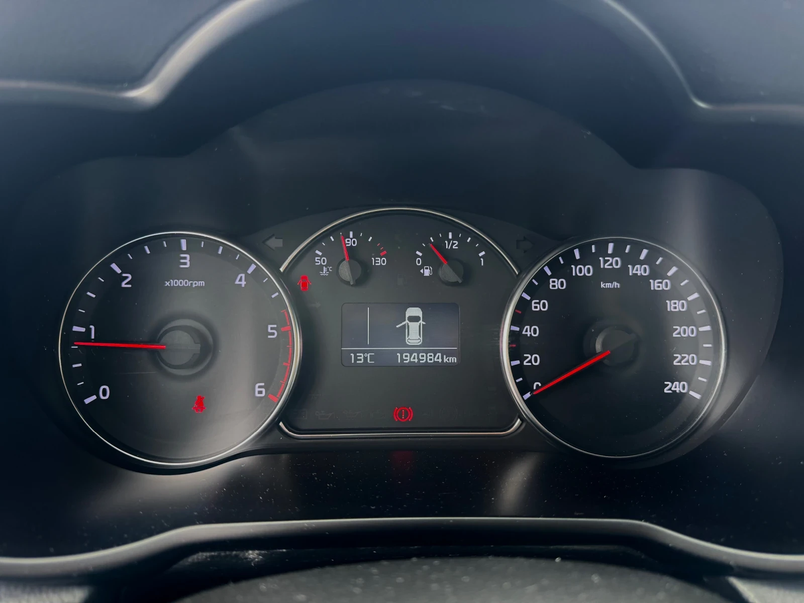 Kia Carens 1.7 CRDi / 116 k.c., снимка 10 - Автомобили и джипове - 54090041