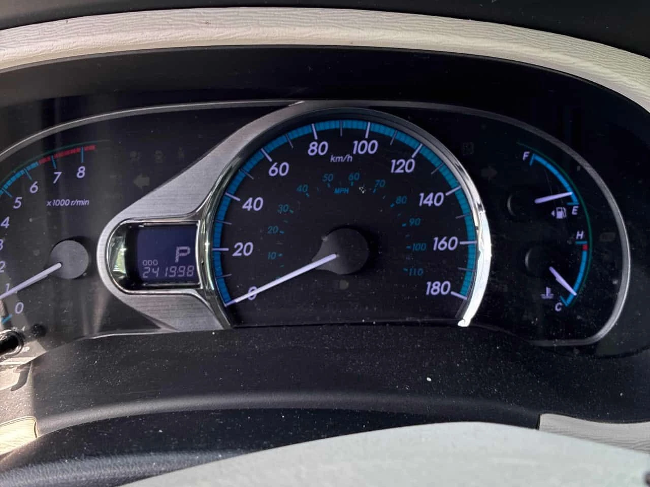 Toyota Sienna * XLE* АВТОФИНАНСИРАНЕ БЕЗ ПЪРВОНАЧАЛНА ВНОСКА* , снимка 8 - Автомобили и джипове - 54588151