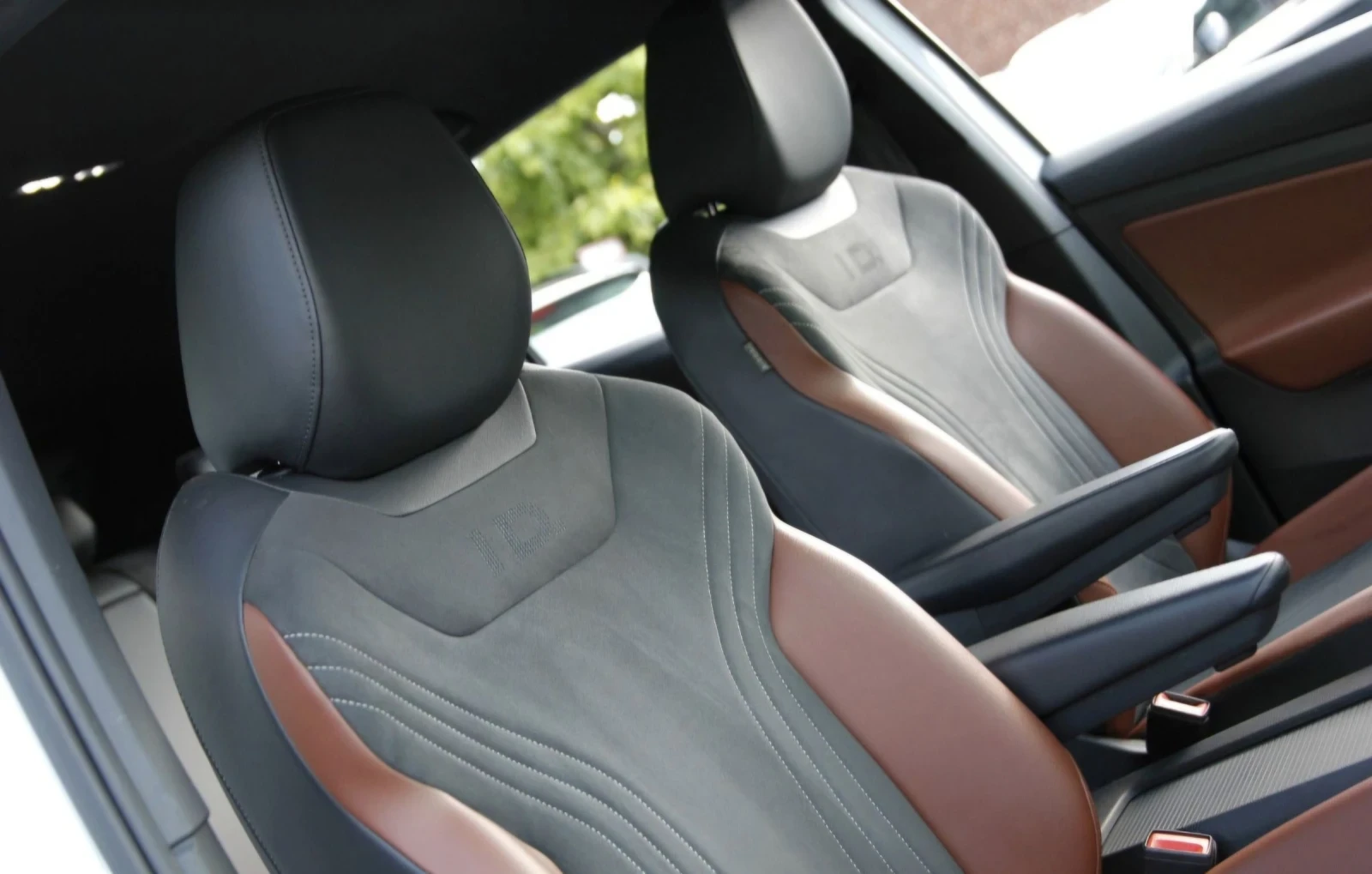 VW ID.4 PRO SOH 92.3% 82Kw/h, Матрикс, Камера, Дистроник, снимка 8 - Автомобили и джипове - 54645750