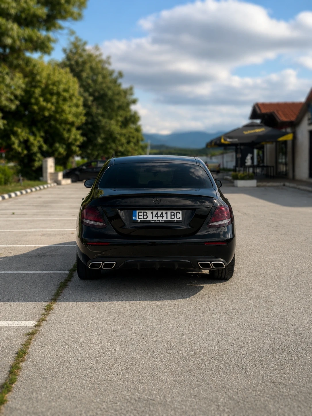 Mercedes-Benz E 220 AMG, снимка 5 - Автомобили и джипове - 54933536