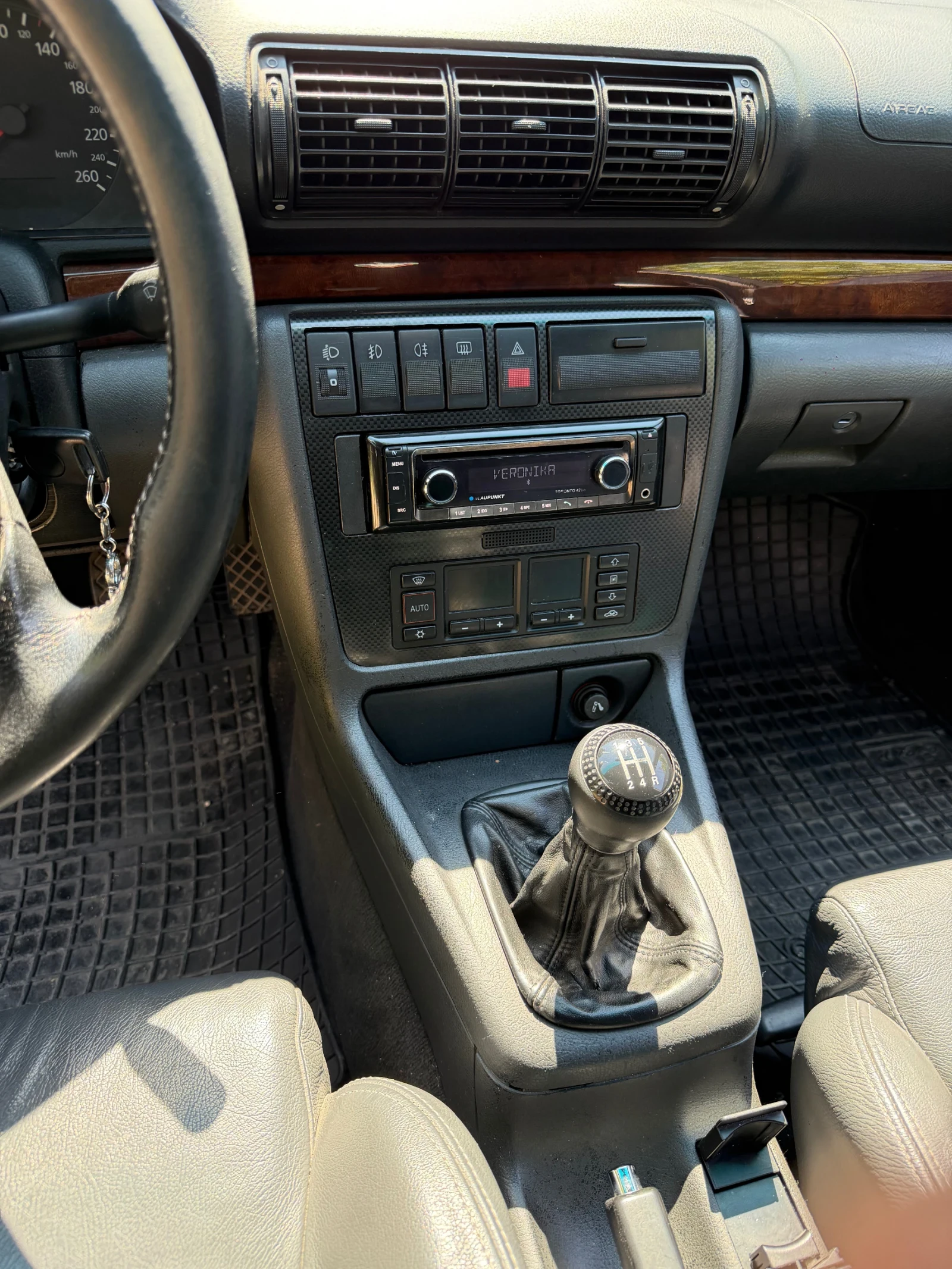 Audi A4 1.8T, снимка 14 - Автомобили и джипове - 55044742