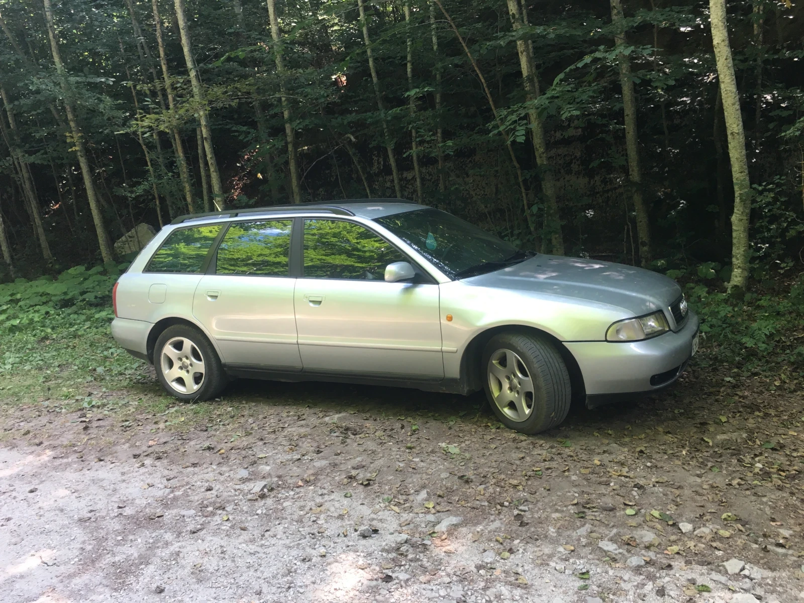 Audi A4 1.8T, снимка 8 - Автомобили и джипове - 55044742