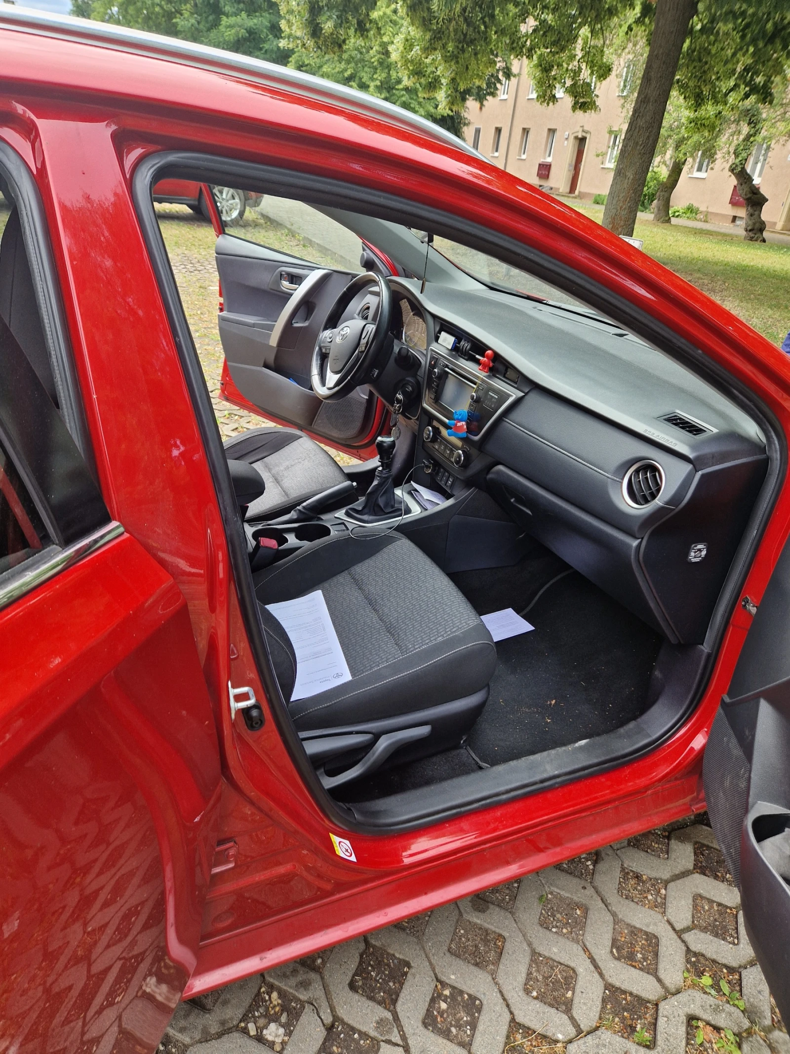 Toyota Auris, снимка 4 - Автомобили и джипове - 55058118
