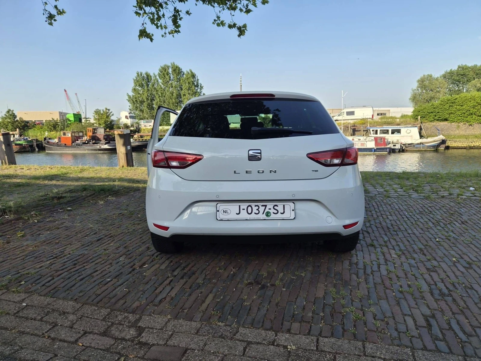Seat Leon, снимка 5 - Автомобили и джипове - 55061053