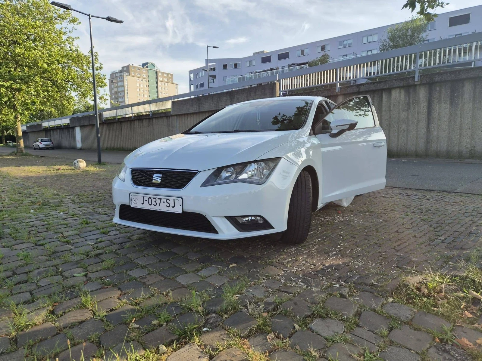 Seat Leon, снимка 4 - Автомобили и джипове - 55061053