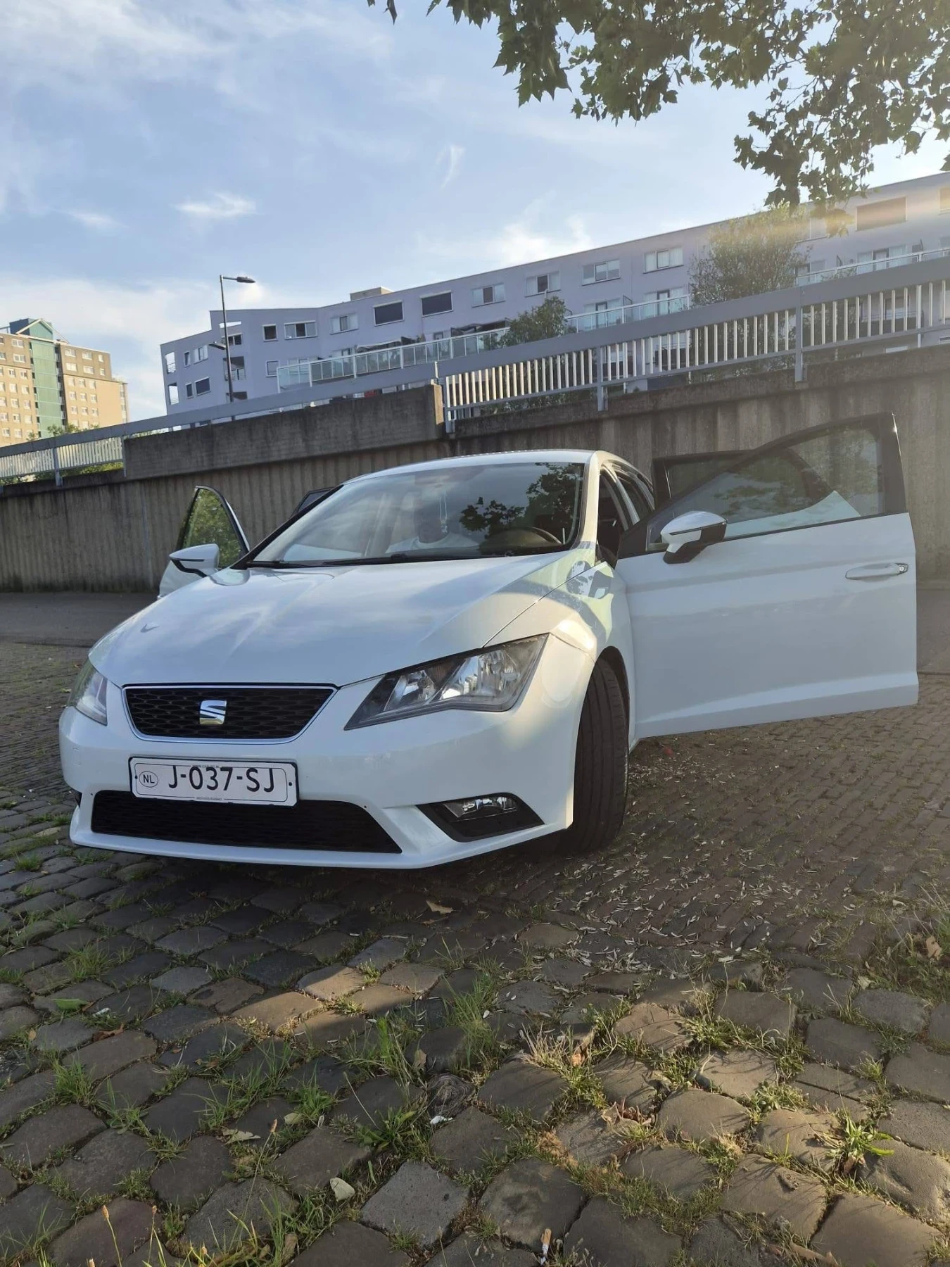 Seat Leon, снимка 14 - Автомобили и джипове - 55061053