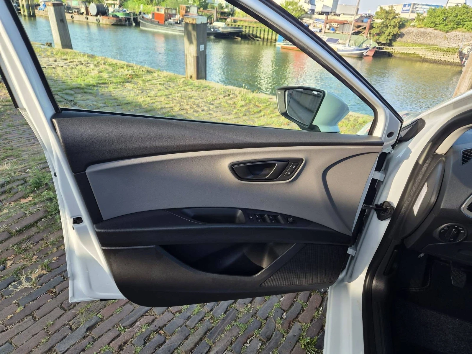 Seat Leon, снимка 7 - Автомобили и джипове - 55061053