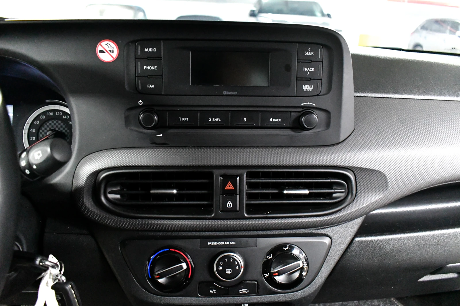 Hyundai I10 опция 2 г. гаранция лизинг 140е/месец 2 к.гуми, снимка 13 - Автомобили и джипове - 55108274