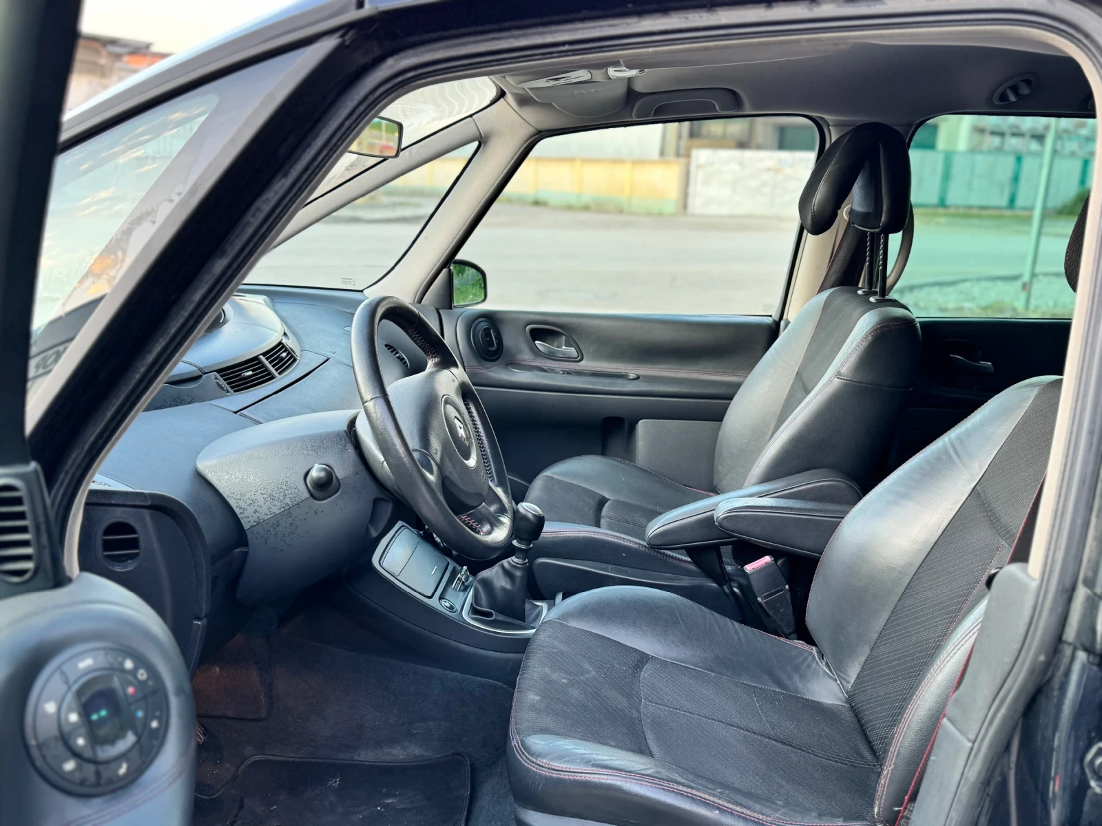 Renault Espace 2.0 DCI 6+ 1, снимка 5 - Автомобили и джипове - 55139654
