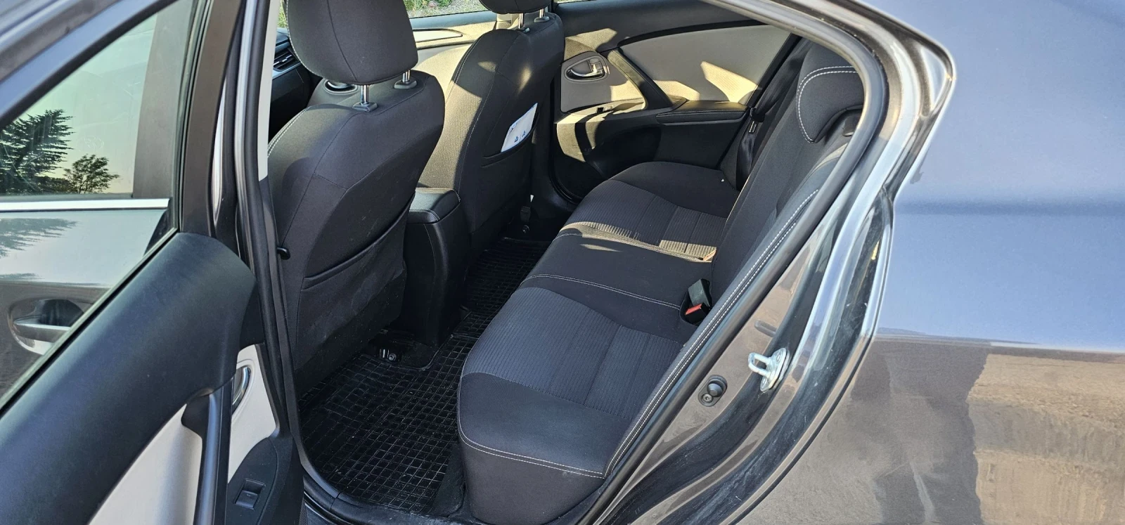 Toyota Avensis | Mobile.bg � ����������� 10