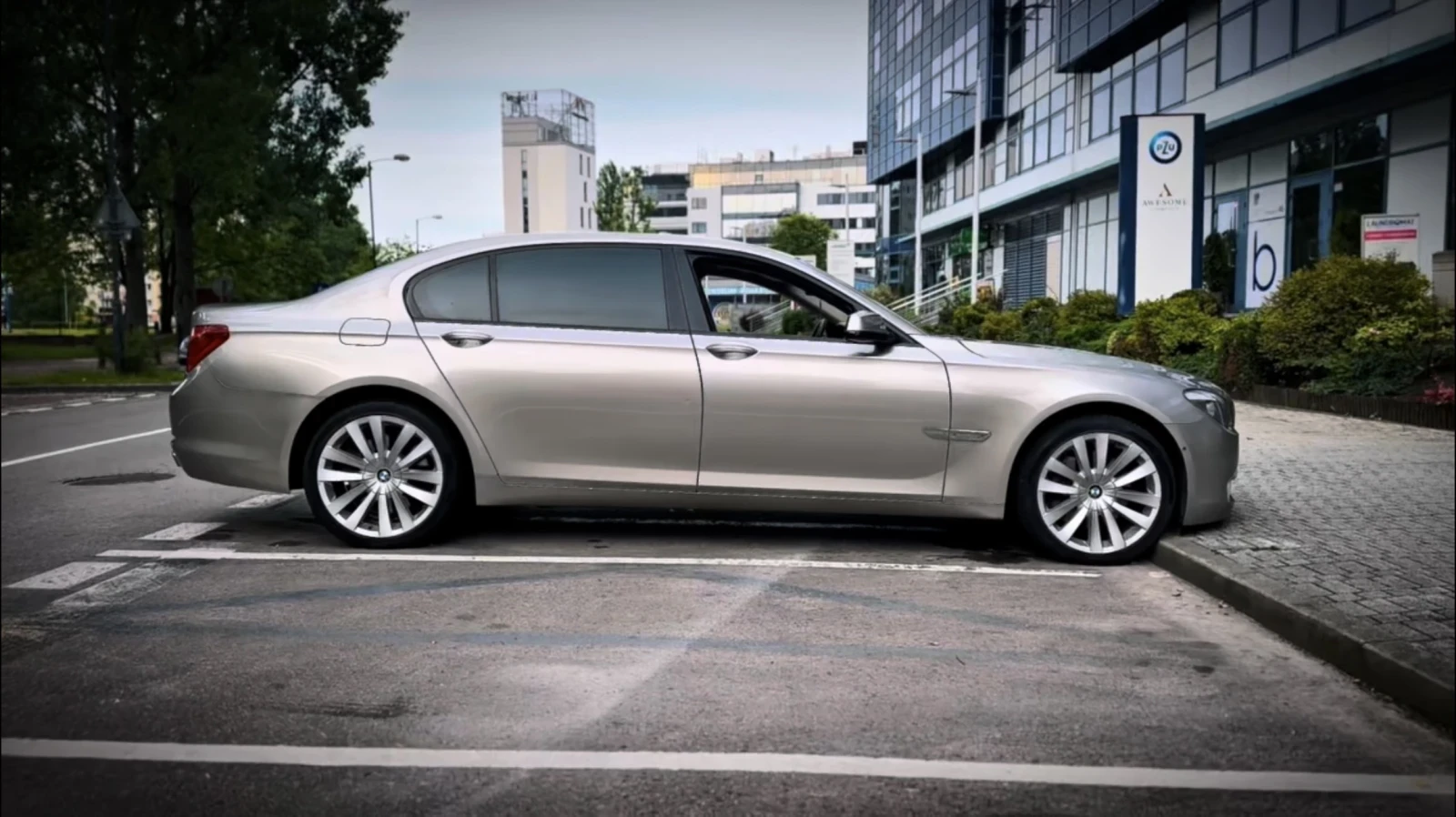 BMW 750 IL, снимка 3 - Автомобили и джипове - 55746453