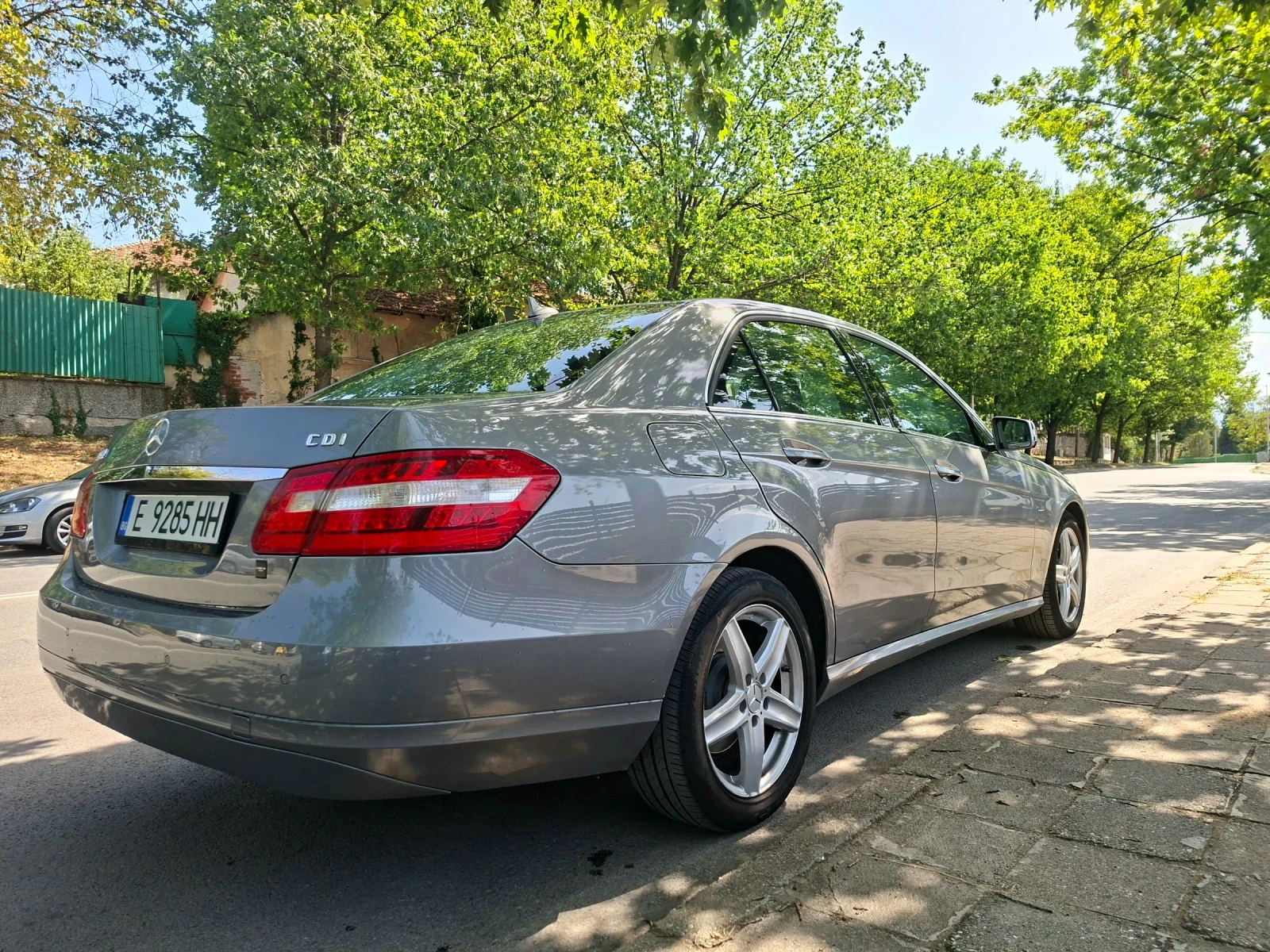 Mercedes-Benz E 250, снимка 3 - Автомобили и джипове - 55846448
