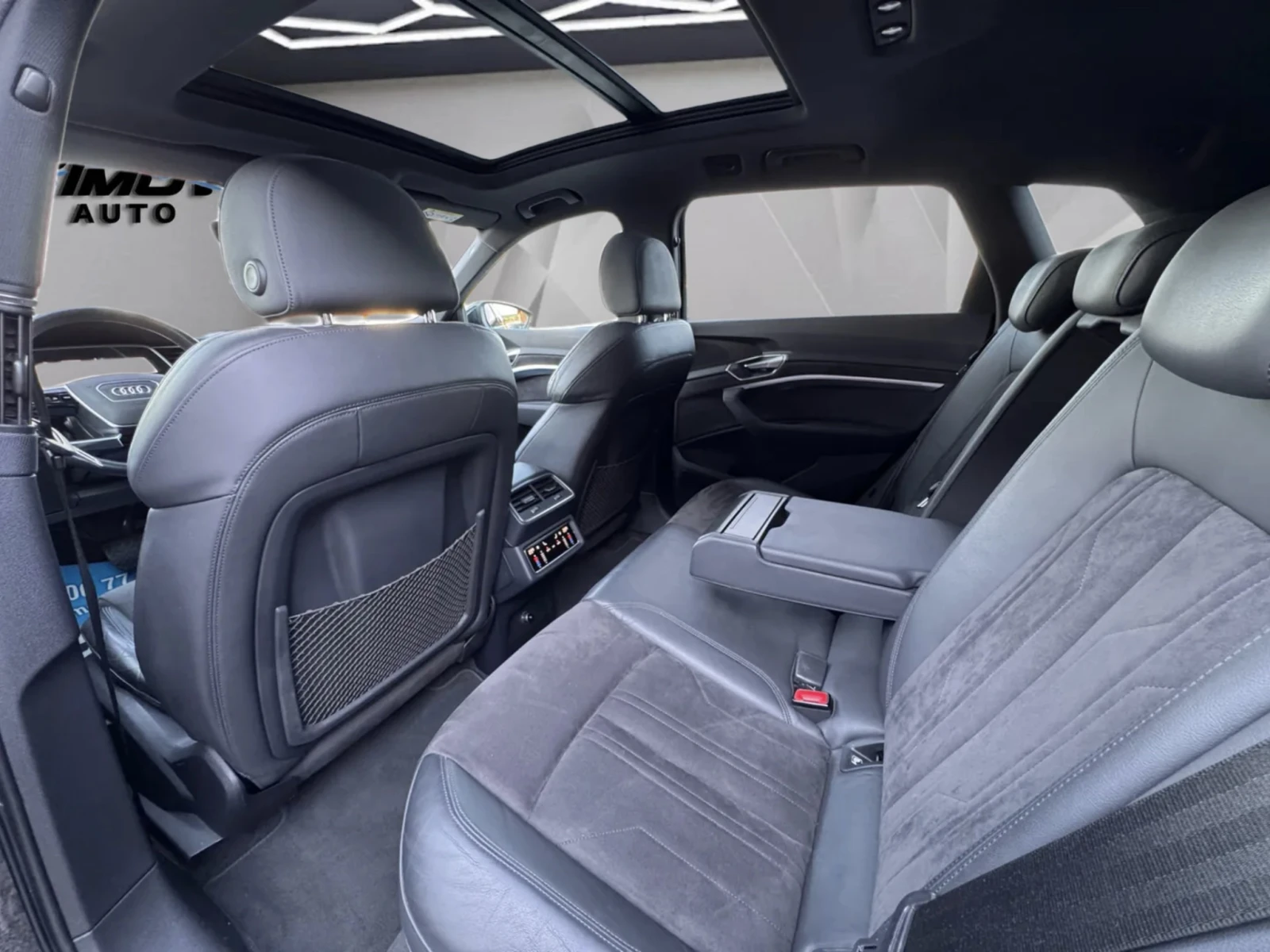 Audi E-Tron 55 S-LINE HEAD-UP ПАНОРАМА ВАКУМ KEYLESSGO APPLE, снимка 15 - Автомобили и джипове - 56010984