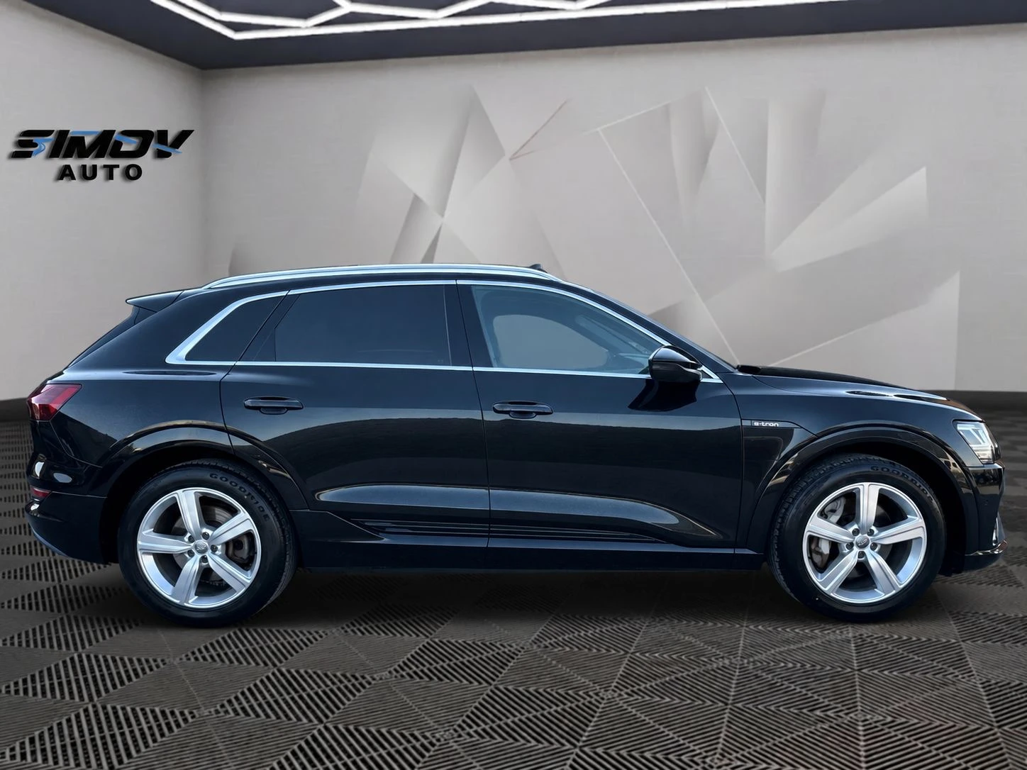 Audi E-Tron 55 S-LINE HEAD-UP ПАНОРАМА ВАКУМ KEYLESSGO APPLE, снимка 7 - Автомобили и джипове - 56010984