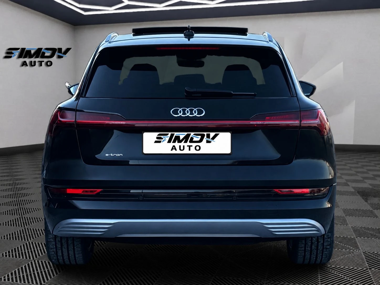 Audi E-Tron 55 S-LINE HEAD-UP ПАНОРАМА ВАКУМ KEYLESSGO APPLE, снимка 6 - Автомобили и джипове - 56010984