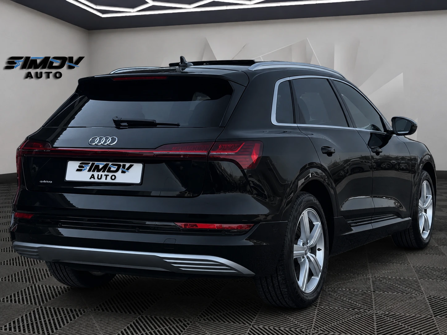Audi E-Tron 55 S-LINE HEAD-UP ПАНОРАМА ВАКУМ KEYLESSGO APPLE, снимка 2 - Автомобили и джипове - 56010984