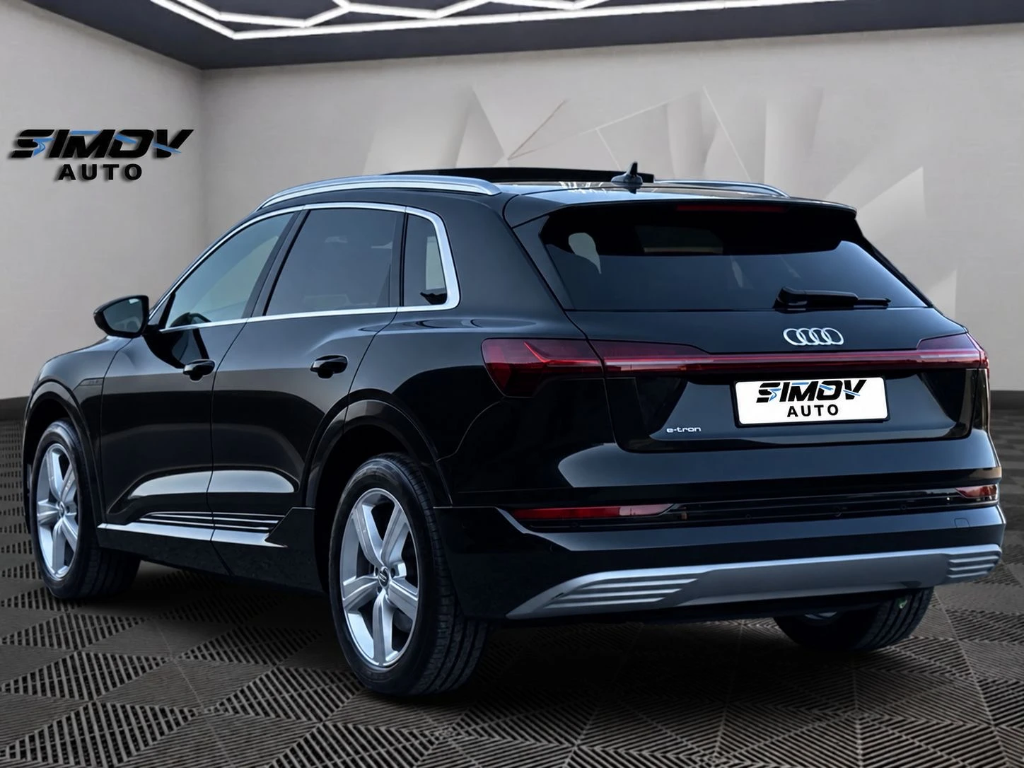 Audi E-Tron 55 S-LINE HEAD-UP ПАНОРАМА ВАКУМ KEYLESSGO APPLE, снимка 4 - Автомобили и джипове - 56010984