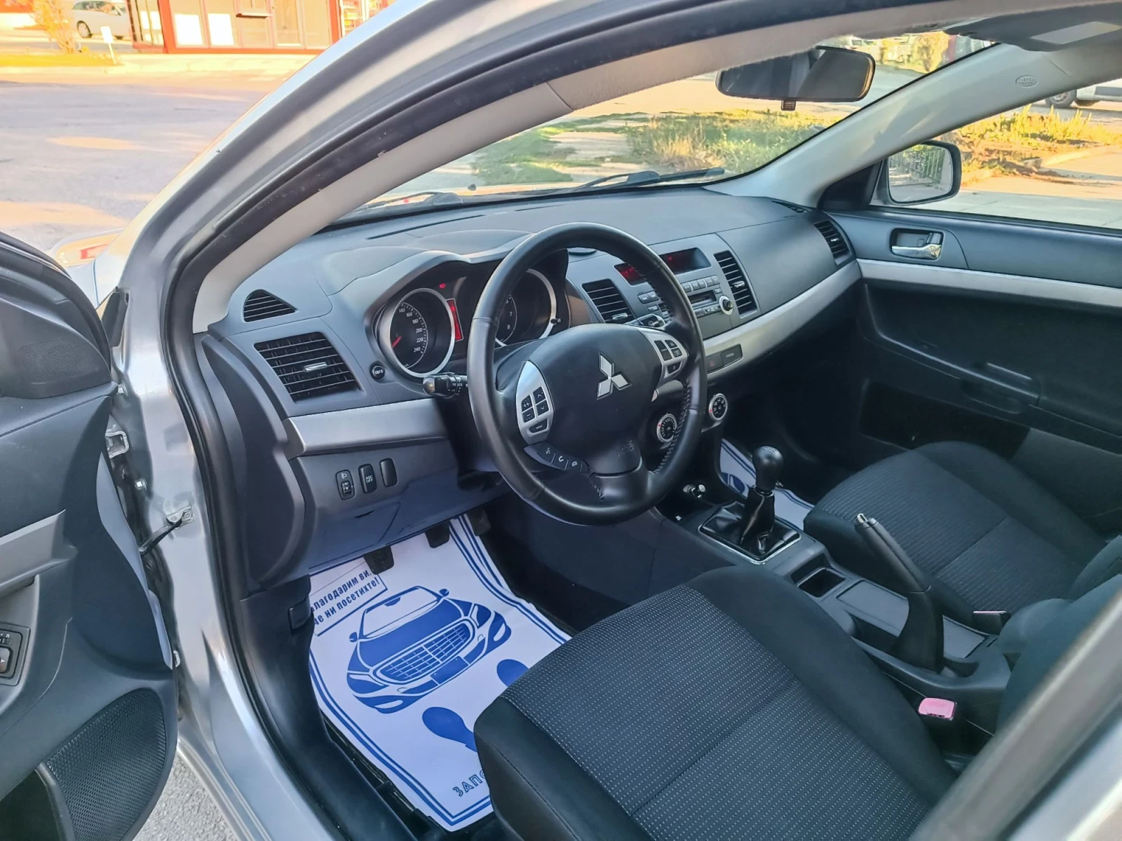 Mitsubishi Lancer 1.8i-143кс-ШВЕЙЦАРИЯ-РЪЧКА, снимка 7 - Автомобили и джипове - 56016113