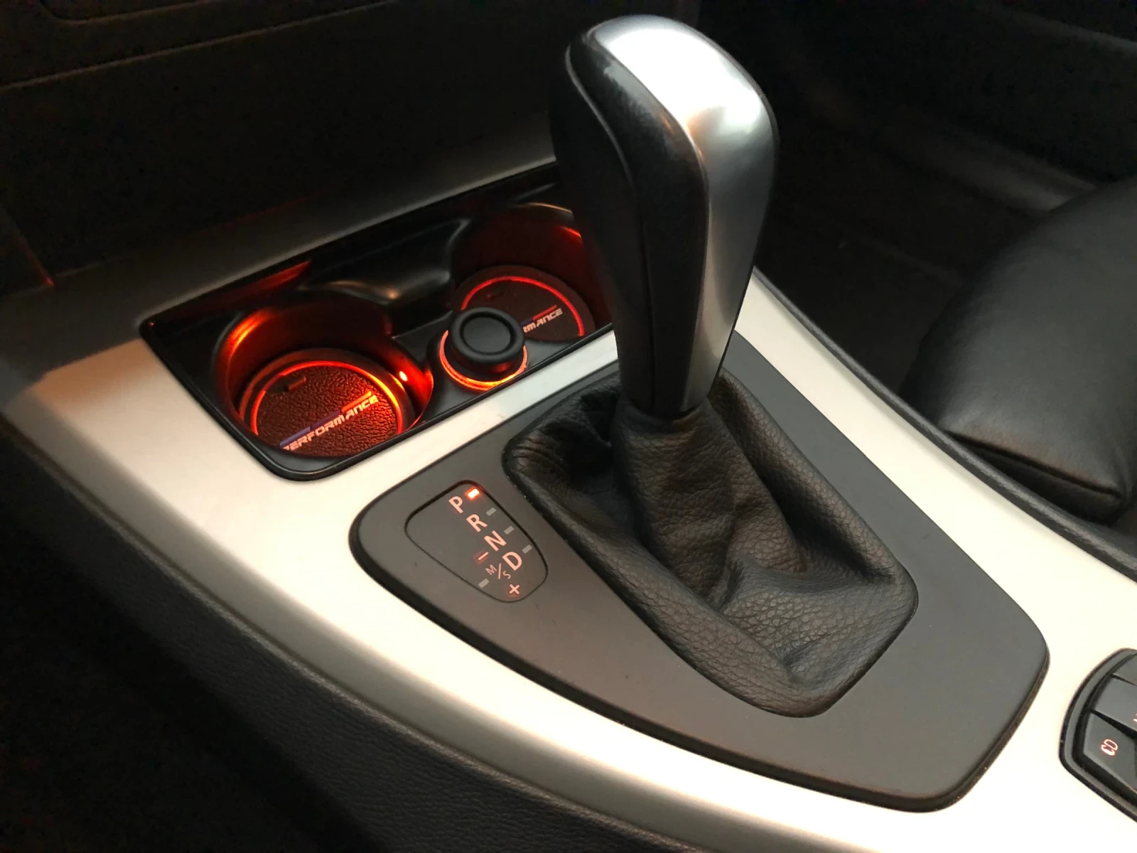 BMW 320, снимка 17 - Автомобили и джипове - 56130628