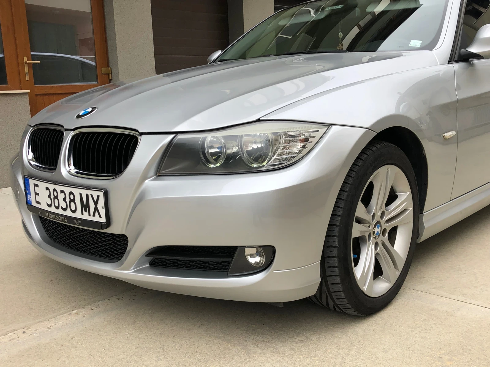 BMW 320, снимка 13 - Автомобили и джипове - 56130628