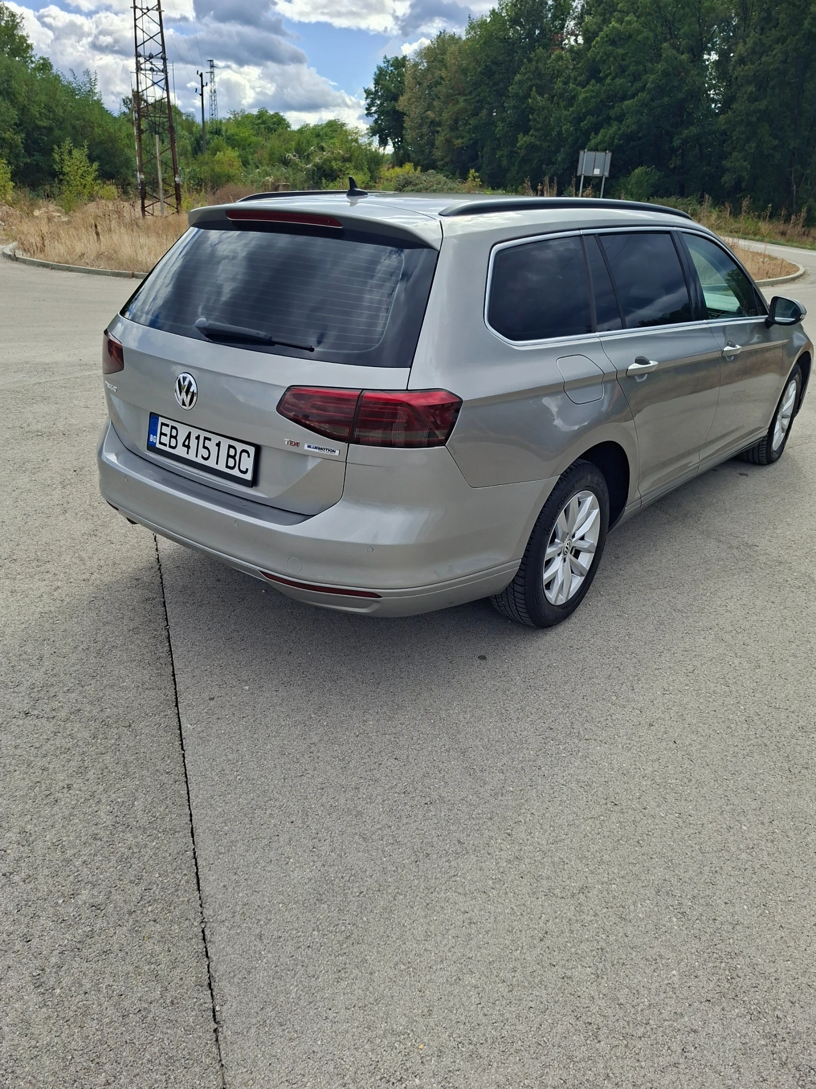 VW Passat 1.6 TDI | Mobile.bg � ����������� 5