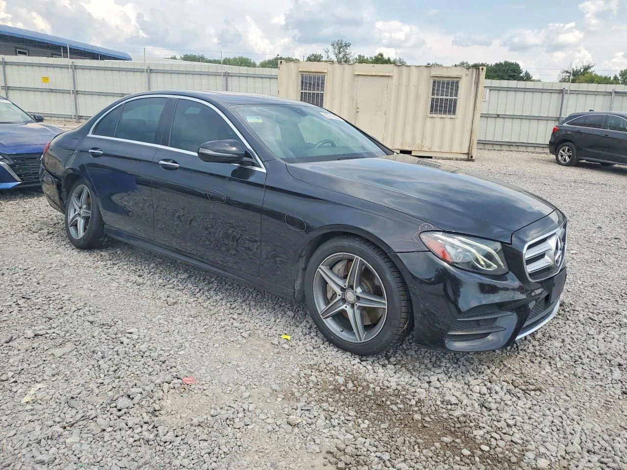 Mercedes-Benz E 300 2.0l 4Matic, снимка 4 - Автомобили и джипове - 56226706