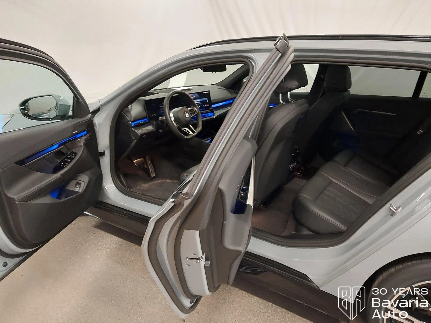 BMW 520 i Touring Steptronic, снимка 5 - Автомобили и джипове - 56395681