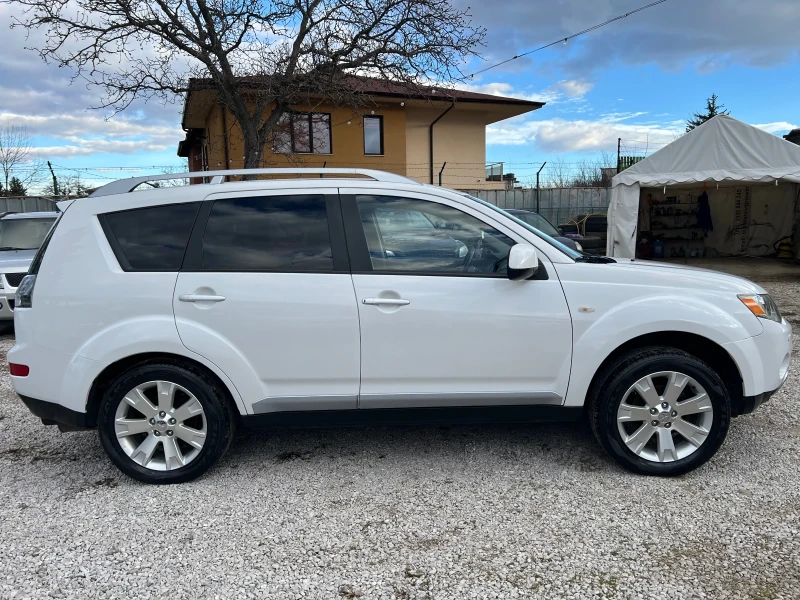 Mitsubishi Outlander 2.4* AWD* АВТОМАТИК* ШВЕЙЦАРИЯ* 7МЕСТА* КОЖА* , снимка 4 - Автомобили и джипове - 48631404