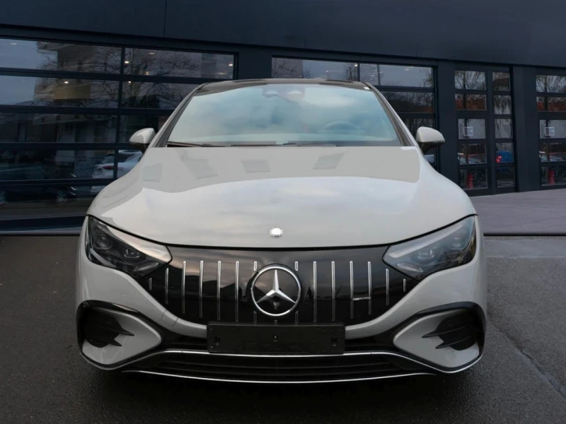 Mercedes-Benz EQE 43 AMG/4-MATIC/BURM/PANO/DISTRONIC/360/, снимка 2 - Автомобили и джипове - 53073361