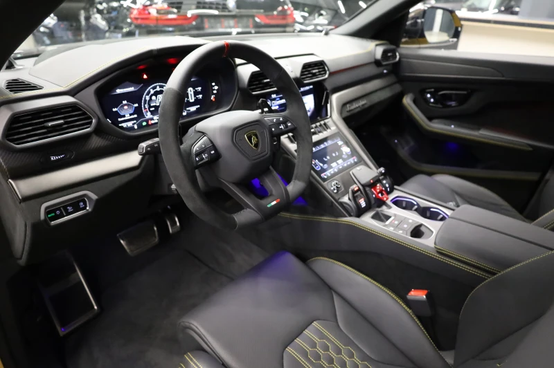 Lamborghini Urus PERFORMANTE* CARBON* CERAMIC* AKRAPOVIC* 23"* , снимка 9 - Автомобили и джипове - 53396858