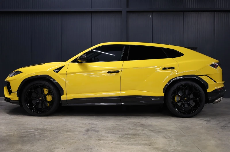 Lamborghini Urus PERFORMANTE* CARBON* CERAMIC* AKRAPOVIC* 23"* , снимка 3 - Автомобили и джипове - 53396858