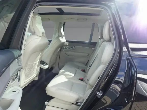 Volvo Xc90 T8 Recharge AWD = Plus Dark = 7 Seats Гаранция, снимка 12 - Автомобили и джипове - 54179240
