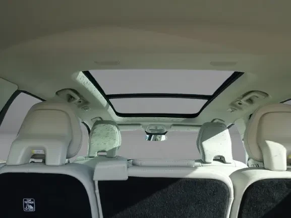 Volvo Xc90 T8 Recharge AWD = Plus Dark = 7 Seats Гаранция, снимка 13 - Автомобили и джипове - 54179240