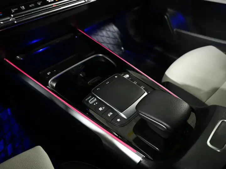 Mercedes-Benz GLB 250 * АВТО КРЕДИТ* ЦЕНА ДО БГ * Сервизна история * , снимка 15 - Автомобили и джипове - 55617725