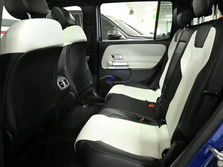 Mercedes-Benz GLB 250 * АВТО КРЕДИТ* ЦЕНА ДО БГ * Сервизна история * , снимка 16 - Автомобили и джипове - 55617725