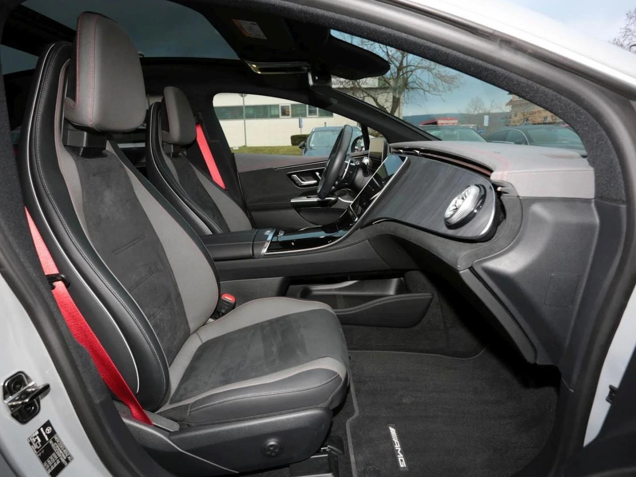 Mercedes-Benz EQE 43 AMG/4-MATIC/BURM/PANO/DISTRONIC/360/ | Mobile.bg � ����������� 13