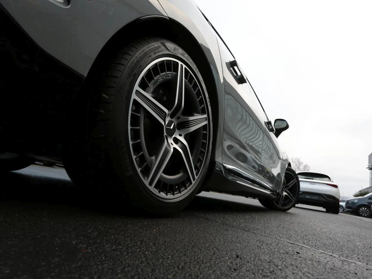 Mercedes-Benz EQE 43 AMG/4-MATIC/BURM/PANO/DISTRONIC/360/ - изображение 6