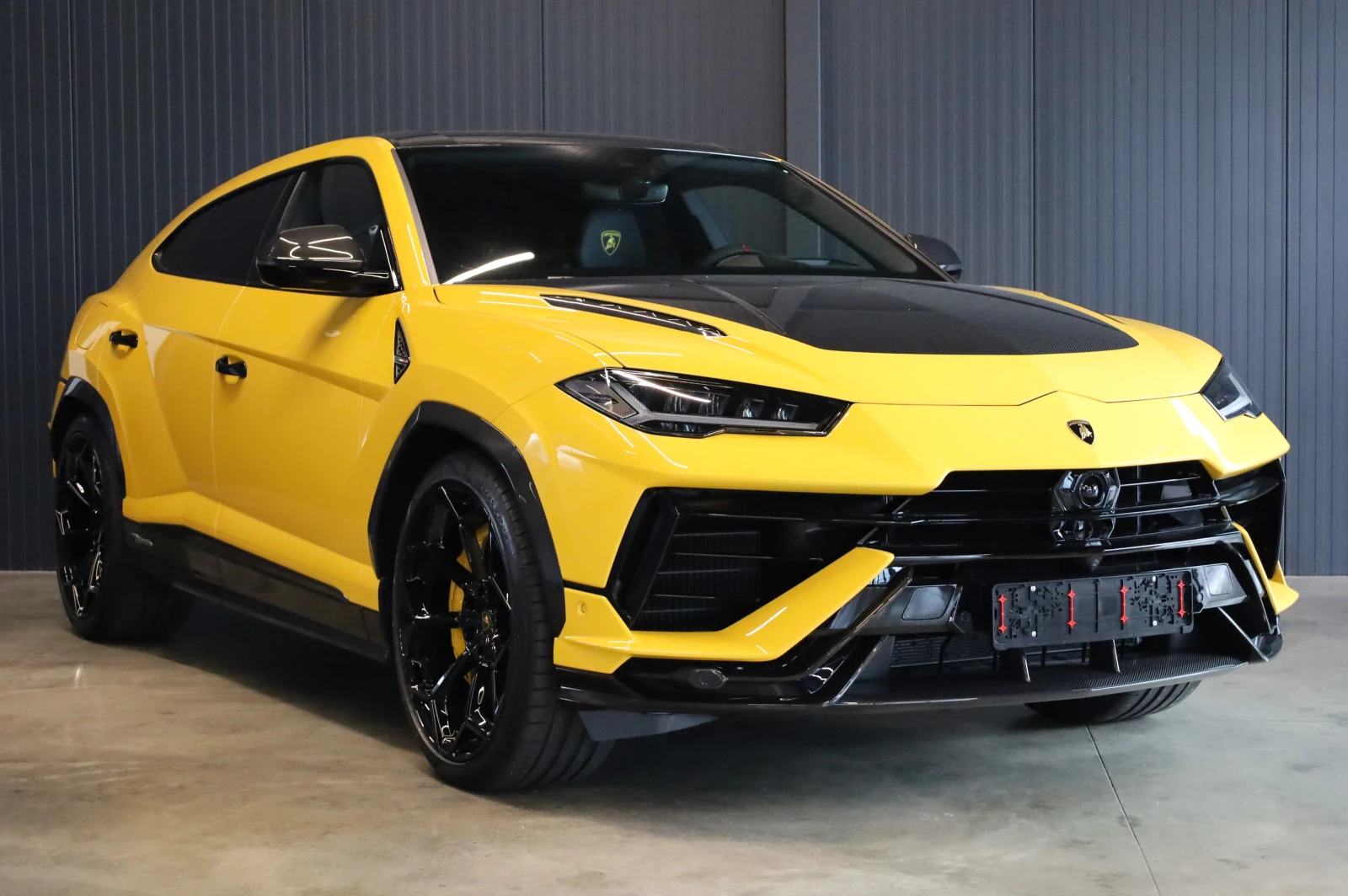 Lamborghini Urus PERFORMANTE* CARBON* CERAMIC* AKRAPOVIC* 23"* 