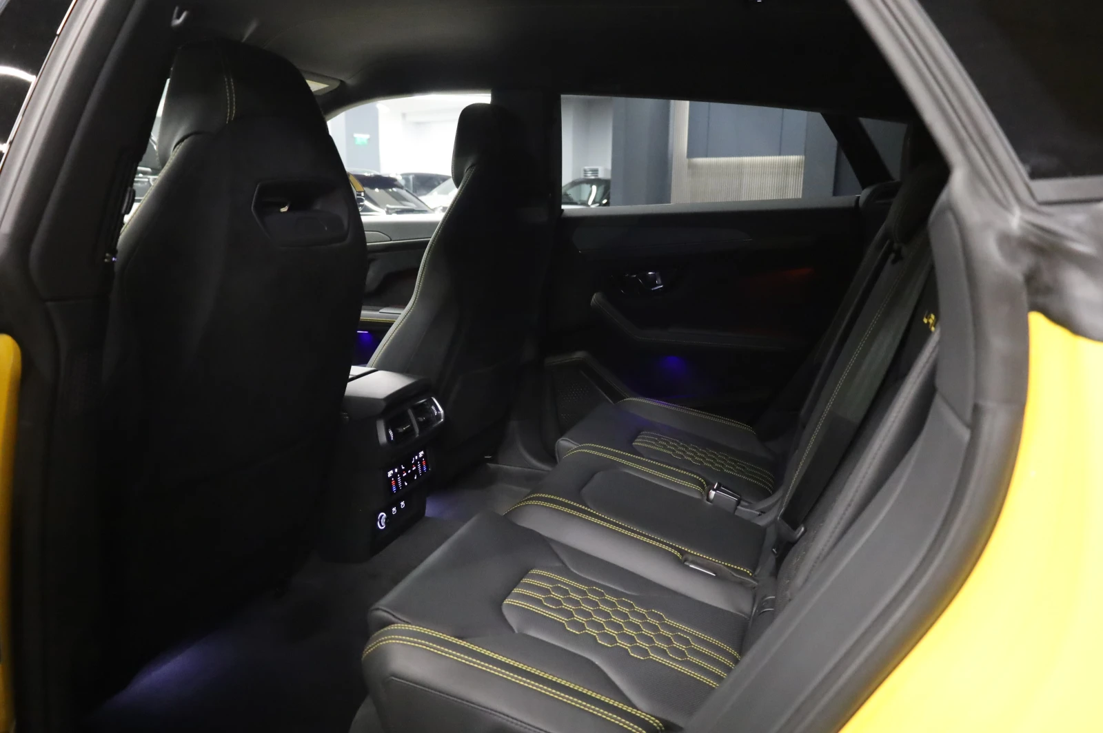 Lamborghini Urus PERFORMANTE* CARBON* CERAMIC* AKRAPOVIC* 23"*  | Mobile.bg � ����������� 17
