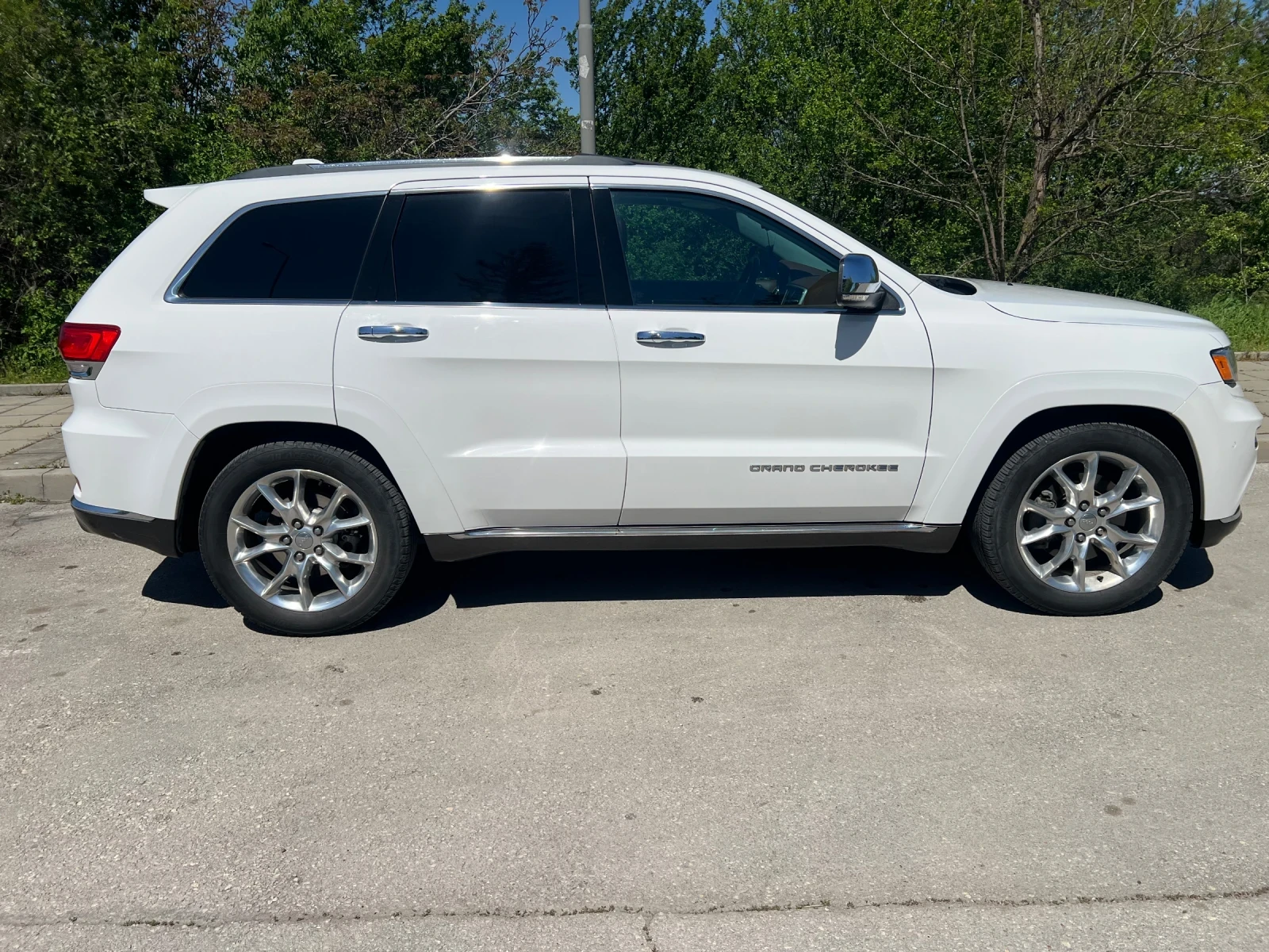 Jeep Grand cherokee 5.7 Summit, снимка 3 - Автомобили и джипове - 54700565