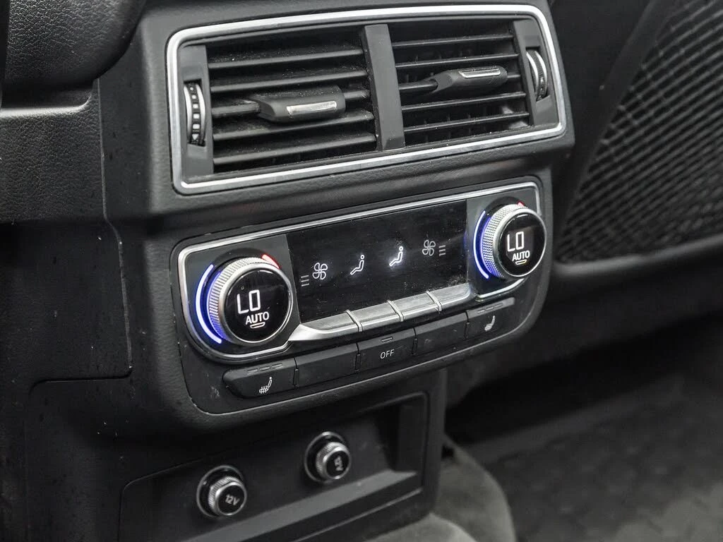 Audi Q7 * Quattro* ПАНО* KEYLESS* Camera* ПОДГРЕВ* 360* , снимка 16 - Автомобили и джипове - 55624822